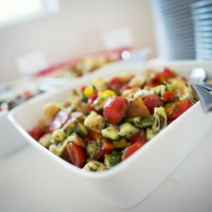 Salatbuffet- toskanischer Panzanella